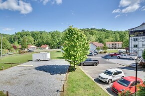Walkable Condo 3 Mi to Unicoi State Park
