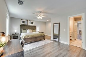 1 Block to Main St & River: Downtown Helen Condo