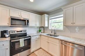 Condo Steps to Bavarian Village & River in Helen