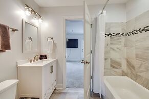 Steps to River + Shops: Downtown Helen Retreat!