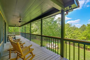 Family Friendly: Hot Tub Haven in Mineral Bluff!