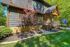 Family Friendly: Hot Tub Haven in Mineral Bluff!