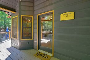 Family Friendly: Hot Tub Haven in Mineral Bluff!