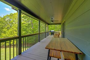 Family Friendly: Hot Tub Haven in Mineral Bluff!