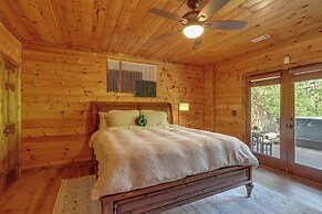 Family Friendly: Hot Tub Haven in Mineral Bluff!