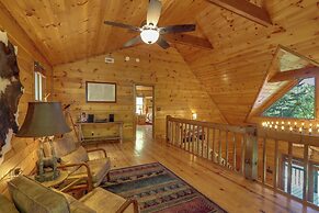 Family Friendly: Hot Tub Haven in Mineral Bluff!