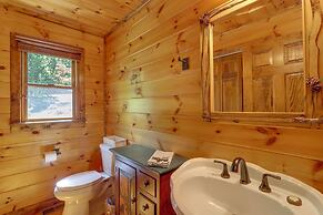 Family Friendly: Hot Tub Haven in Mineral Bluff!