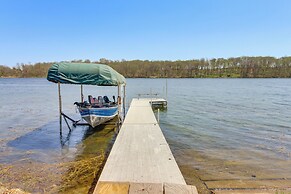 Lakefront Family Home w/ Boat Dock in Underwood
