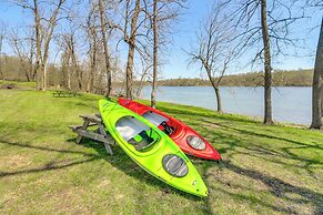Lakefront Family Home w/ Boat Dock in Underwood