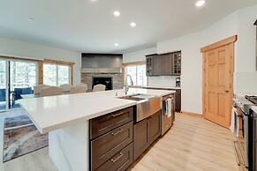 7 Mi to Lake Davis: Family Outdoor Retreat w/ Deck