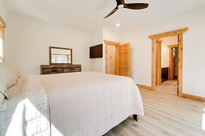 7 Mi to Lake Davis: Family Outdoor Retreat w/ Deck