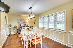 3 Mi to Erie Canal: Home w/ Hot Tub in Holley!