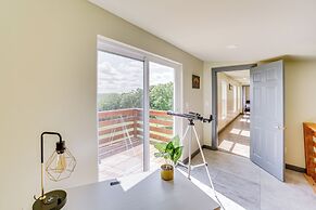 Lake Taneycomo Views: Family-friendly Cabin!