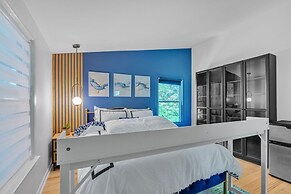 Spacious Home With Outdoor Kitchen & Fenced Yard 4 Bedroom Home