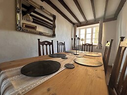 Rustic Cottage in the Countryside