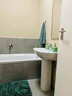 Cosy two Bedroom Apartment for Short and Long Stays Rental