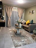 Cosy two Bedroom Apartment for Short and Long Stays Rental