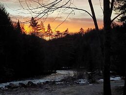 VT Nature Retreat Sleeps 6 + Pet OK