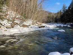 VT Nature Retreat Sleeps 6 + Pet OK