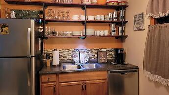 VT Nature Retreat Sleeps 6 + Pet OK