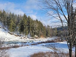 VT Nature Retreat Sleeps 6 + Pet OK