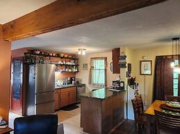 VT Nature Retreat Sleeps 6 + Pet OK