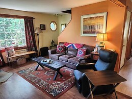 VT Nature Retreat Sleeps 6 + Pet OK