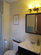 VT Nature Retreat Sleeps 6 + Pet OK