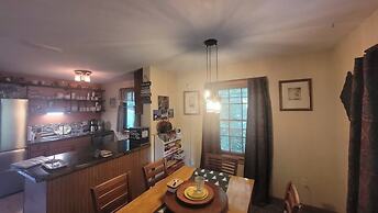 VT Nature Retreat Sleeps 6 + Pet OK