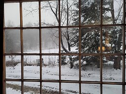 VT Nature Retreat Sleeps 6 + Pet OK