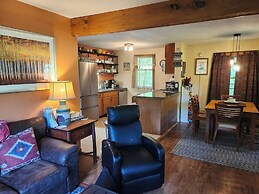VT Nature Retreat Sleeps 6 + Pet OK