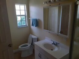 Villa w/ Pool & Dock in Marathon