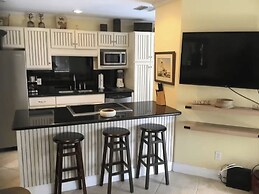 Villa w/ Pool & Dock in Marathon