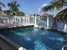 Villa w/ Pool & Dock in Marathon