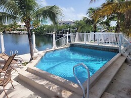 Resort-style Villa Pool + Lagoon Access