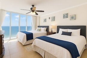 Beach Luxury 3BR w/ Spa Baths + Pool Bar