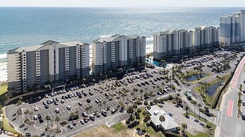 Beach Luxury 3BR w/ Spa Baths + Pool Bar