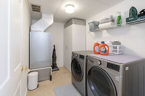 Beach Luxury 3BR w/ Spa Baths + Pool Bar