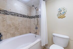 Beach Luxury 3BR w/ Spa Baths + Pool Bar