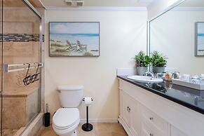 Beach Luxury 3BR w/ Spa Baths + Pool Bar