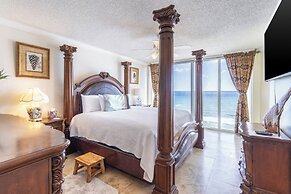 Beach Luxury 3BR w/ Spa Baths + Pool Bar