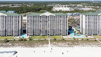 Beach Luxury 3BR w/ Spa Baths + Pool Bar