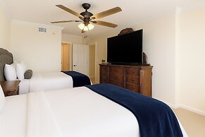 Beach Luxury 3BR w/ Spa Baths + Pool Bar