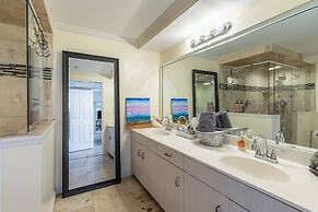 Beach Luxury 3BR w/ Spa Baths + Pool Bar