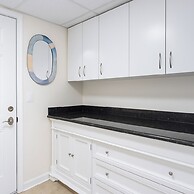 Beach Luxury 3BR w/ Spa Baths + Pool Bar