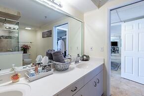 Stunning Gulf 2BR Pools, Spa, Balcony