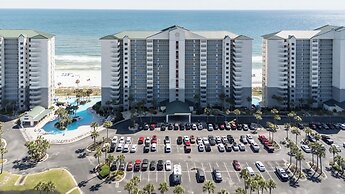 Beachfront King Suite Balcony + Jacuzzi