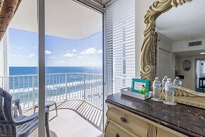 Beachfront King Suite Balcony + Jacuzzi