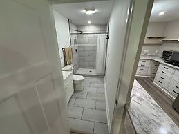 Pet-friendly 2BR Free Parking & Wi-fi