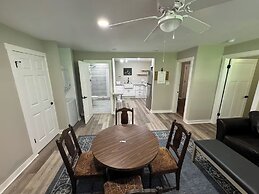 Pet-friendly 2BR Free Parking & Wi-fi